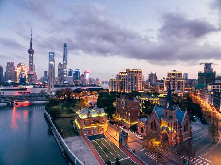 上海盛会,致敬领导与市民朋友们的美好时刻